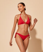 Braguita de bikini con tiras de atado lateral y estampado Plumetis para mujer Moulin rouge vista frontal desgastada