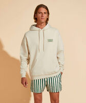 Sudadera con capucha de algodón de color liso para hombre - Vilebrequin x Highsnobiety Tofu vista frontal desgastada