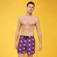 Ultraleichte und verstaubare Hypno Shell Badeshorts für Herren Marineblau Vorderseite getragene Ansicht