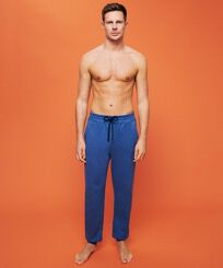 Pantaloni da jogging uomo in cotone tinta unita Blu mare vista frontale indossata