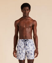 Men Silk Swim Shorts Ronde des Tortues - Vilebrequin x Maison BUCOL Navy 正面穿戴视图