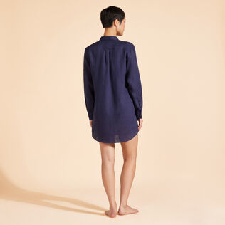 Vestido camisero de lino de color liso para mujer Azul marino vista trasera desgastada