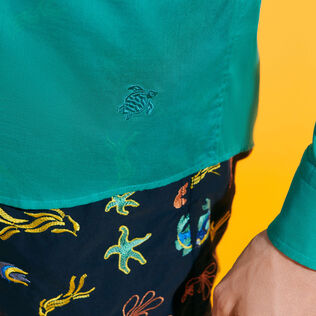 Camicia unisex leggera in voile di cotone tinta unita Emerald dettagli vista 1