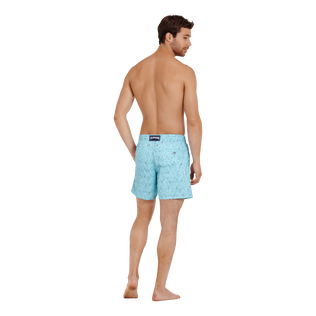 男款 Classic 绣 - 男士透视鱼图案刺绣泳裤, Lagoon 背面穿戴视图