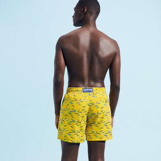 Pantaloncini mare uomo ricamati Gulf Stream - Edizione limitata Sunflower vista indossata posteriore