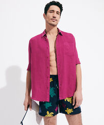 Men Linen Shirt Solid Crimson purple 正面穿戴视图