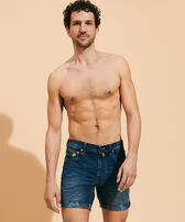 Bermuda uomo Carapaces Med denim w2 vista frontale indossata