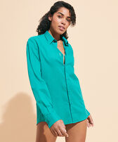 Camicia unisex leggera in voile di cotone tinta unita Emerald donne vista indossata frontale