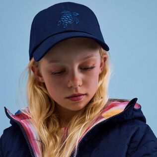 Gorra lisa para niños Azul marino vista frontal desgastada