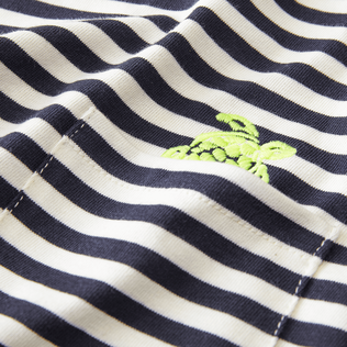 Camiseta en algodón orgánico para niño Marino / blanco detalles vista 1