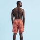 Maillot de bain long homme Micro Poulpes Coquelicot vue portée de dos