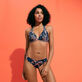 Sweet Blossom Midi-Bikinihose für Damen Marineblau Vorderseite getragene Ansicht
