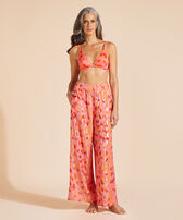 Pantaloni donna larghi in seta New Leopard Albicocca vista frontale indossata