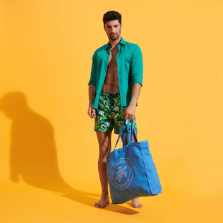 Bolso tote unisex de lino con estampado Turtle Earthenware vista trasera desgastada