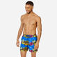 Bañador con estampado Vilebrequin x Hunt Slonem para hombre Atoll vista frontal desgastada
