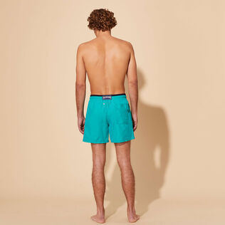 Pantaloncini mare uomo tinta unita Bicolore Tropezian green vista indossata posteriore