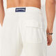 Bermudas de color liso para hombre y mujer Blanco tiza detalles vista 5