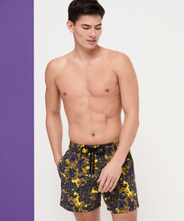 Bañador con estampado Hidden Fishes para hombre Limon vista frontal desgastada