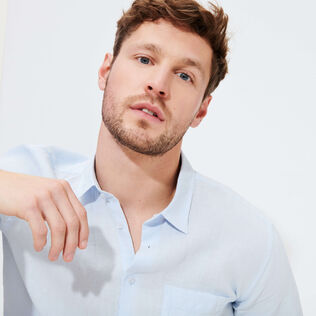 Camicia uomo in lino tinta unita Azzurro cielo dettagli vista 3