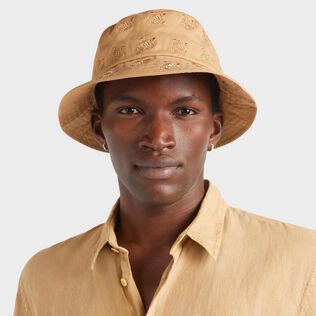 Embroidered Bucket Hat Turtles All Over Mocha vista trasera desgastada