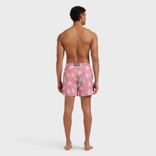 Tortues Multicolores Badeshorts für Herren Boudoir Rückansicht getragen
