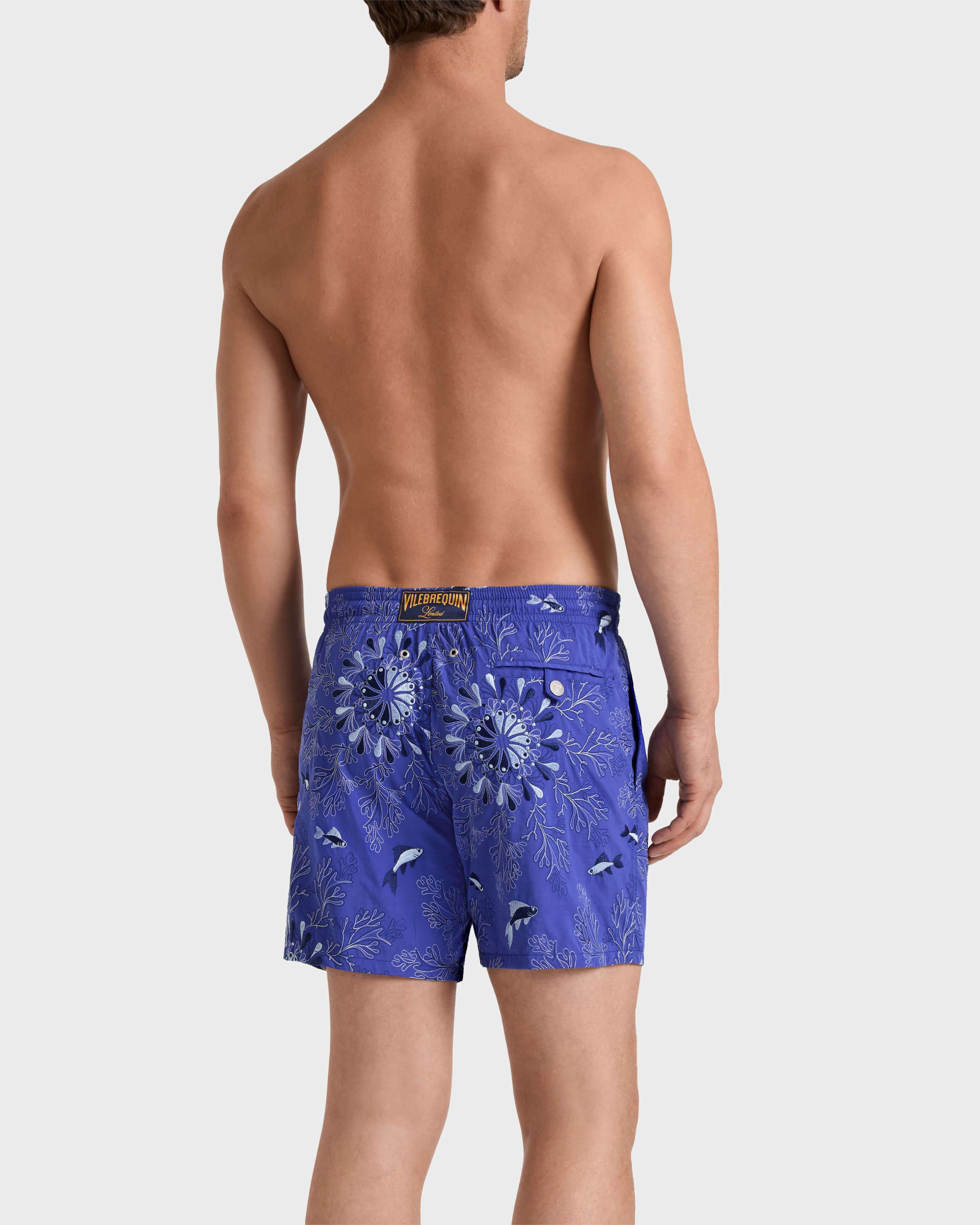 Bañador con bordado Coral Mandala para hombre – Edición limitada VERSAILLES backworn view