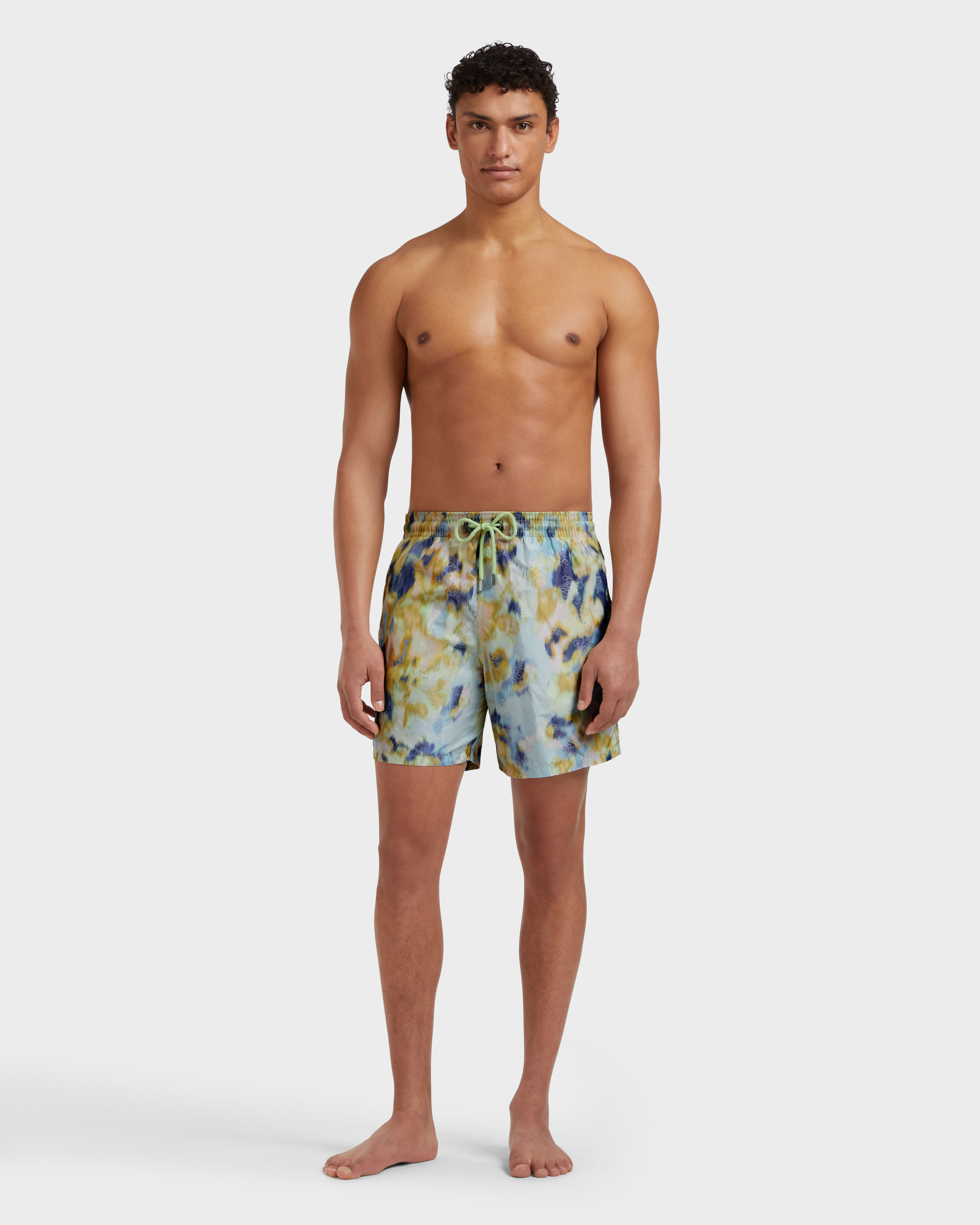 Maillot de bain en soie homme Blurred Nymphea - Vilebrequin x Maison BUCOL MACARON frontworn view