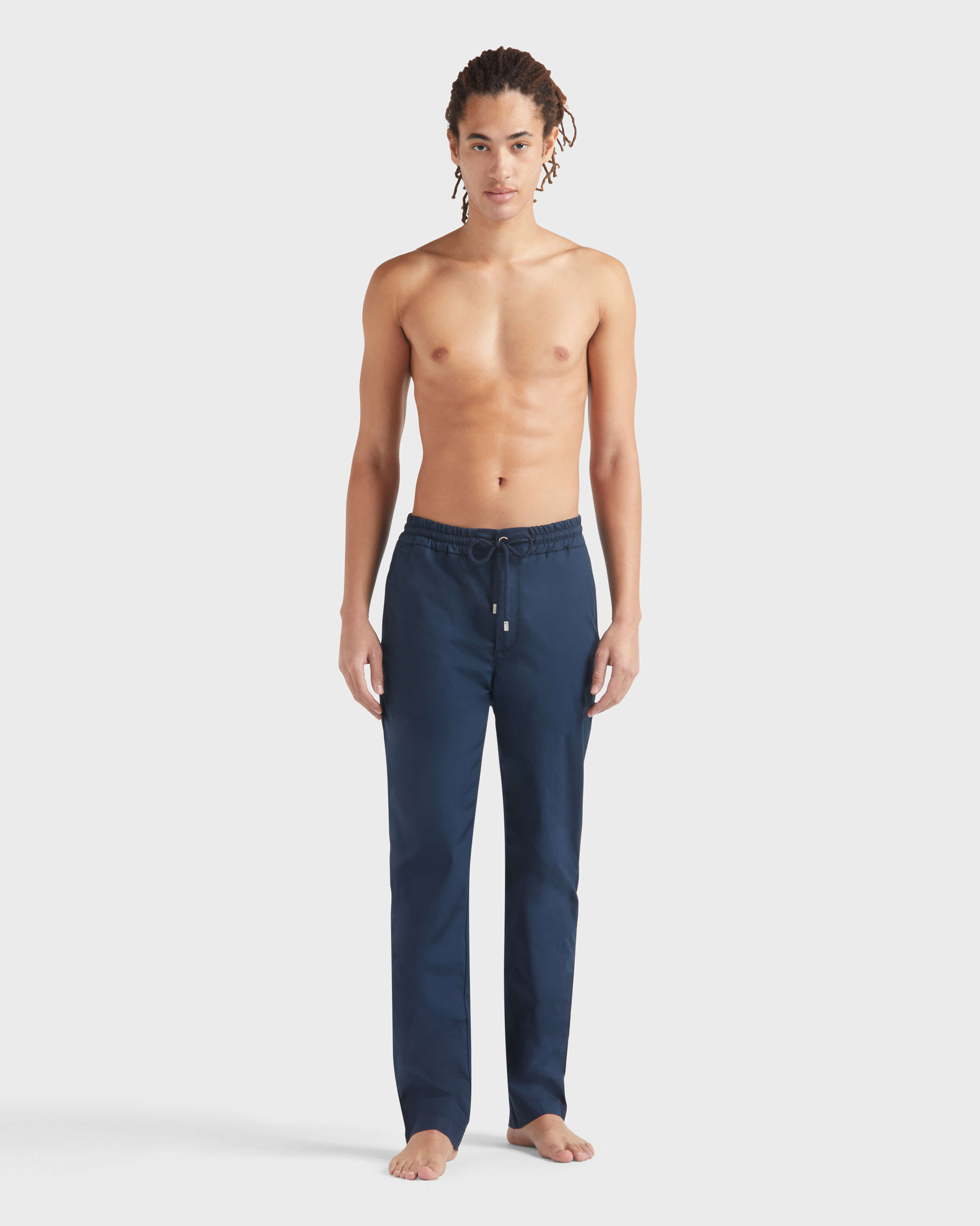 Pantalon en coton taille élastique homme uni BLEU MARINE frontworn view
