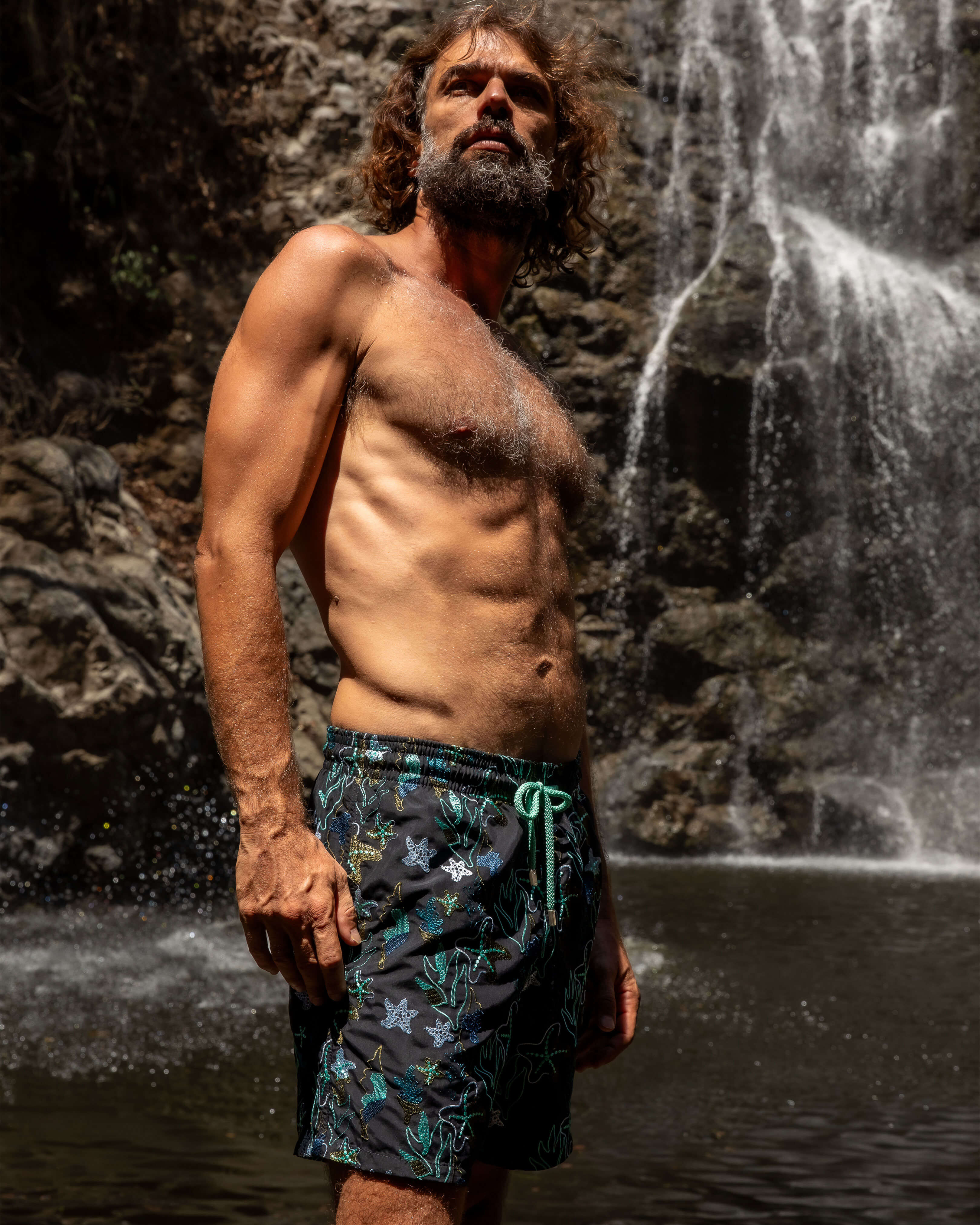 Maillot de bain brodé Seaweed - Édition limitée NOIR lifestyle view