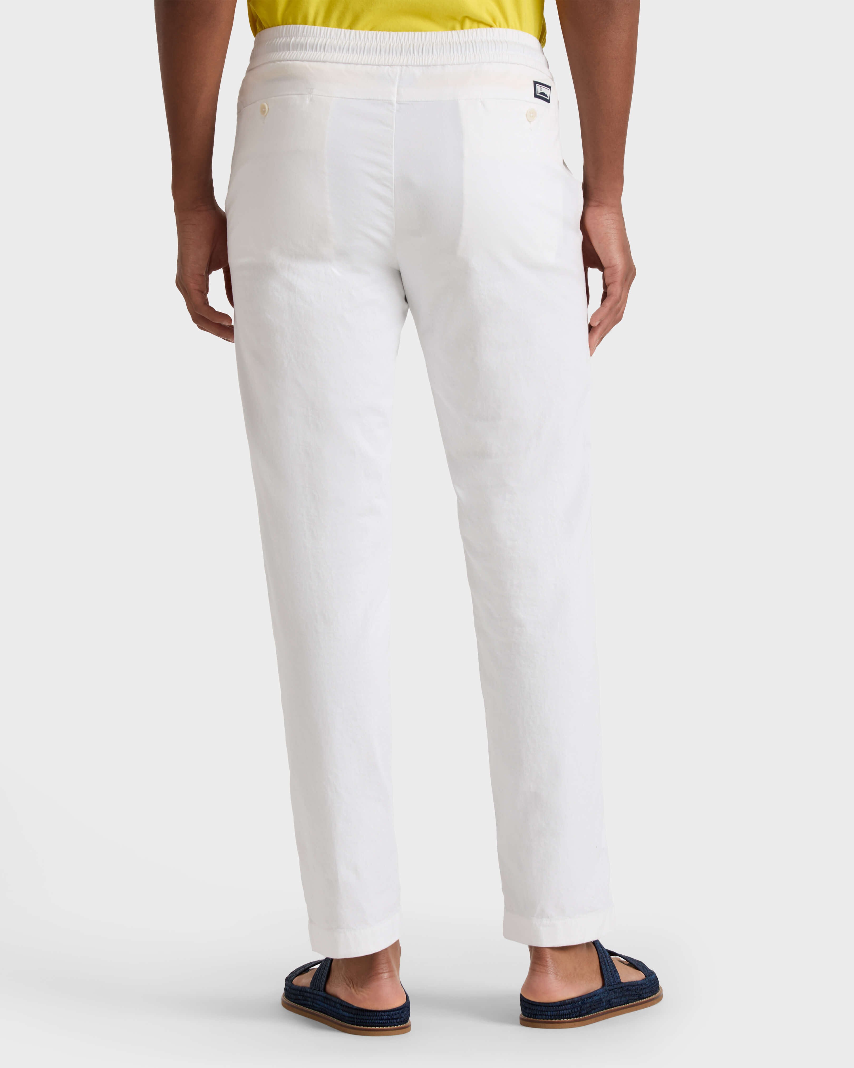Pantalon en coton satin homme uni BLANC backworn view