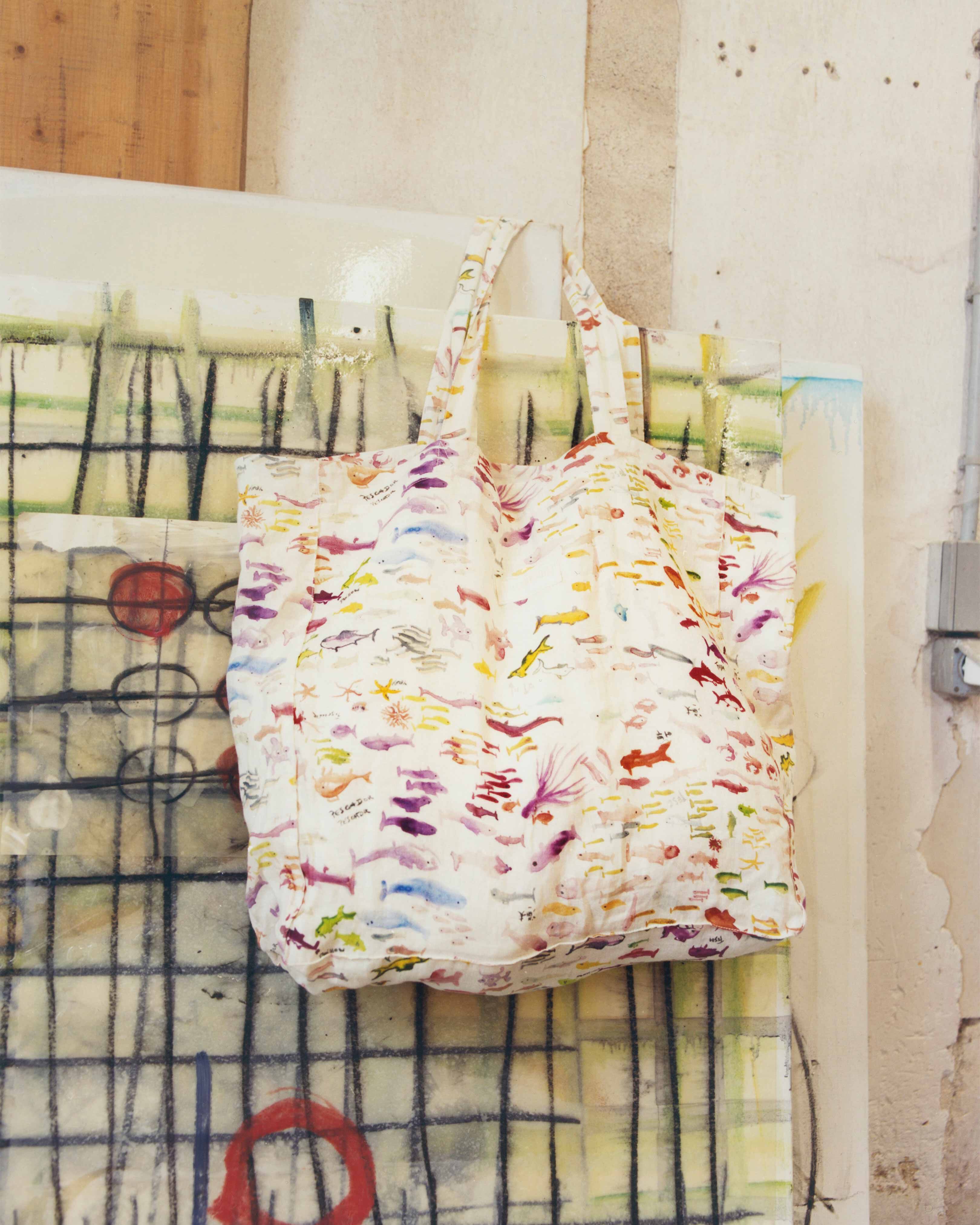 Linen Tote Bag Pescador - VBQ x Fabrice Hyber PAPIER look2 view