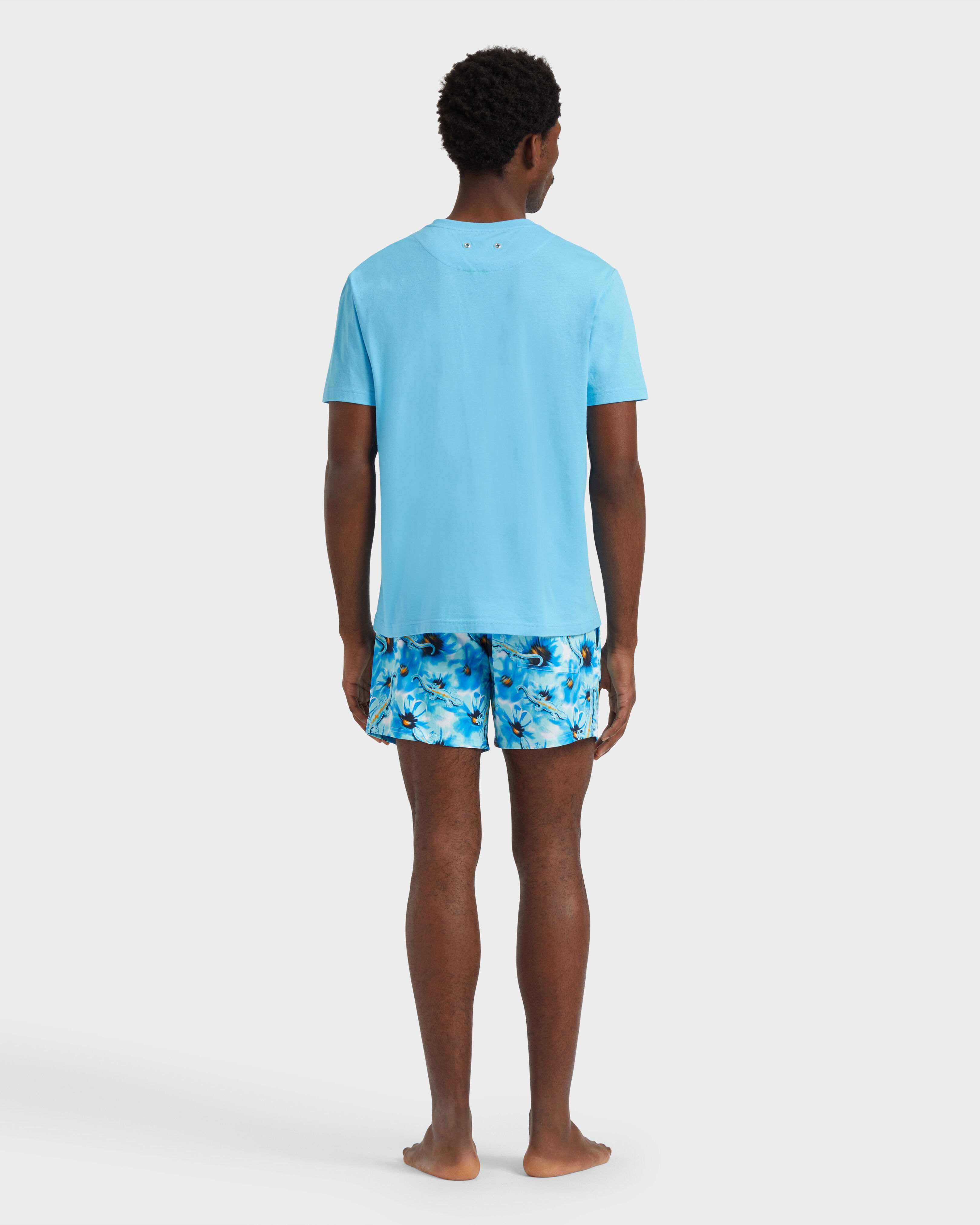 Men Organic Cotton T-Shirt Solid BLUE TOPAZ backworn view