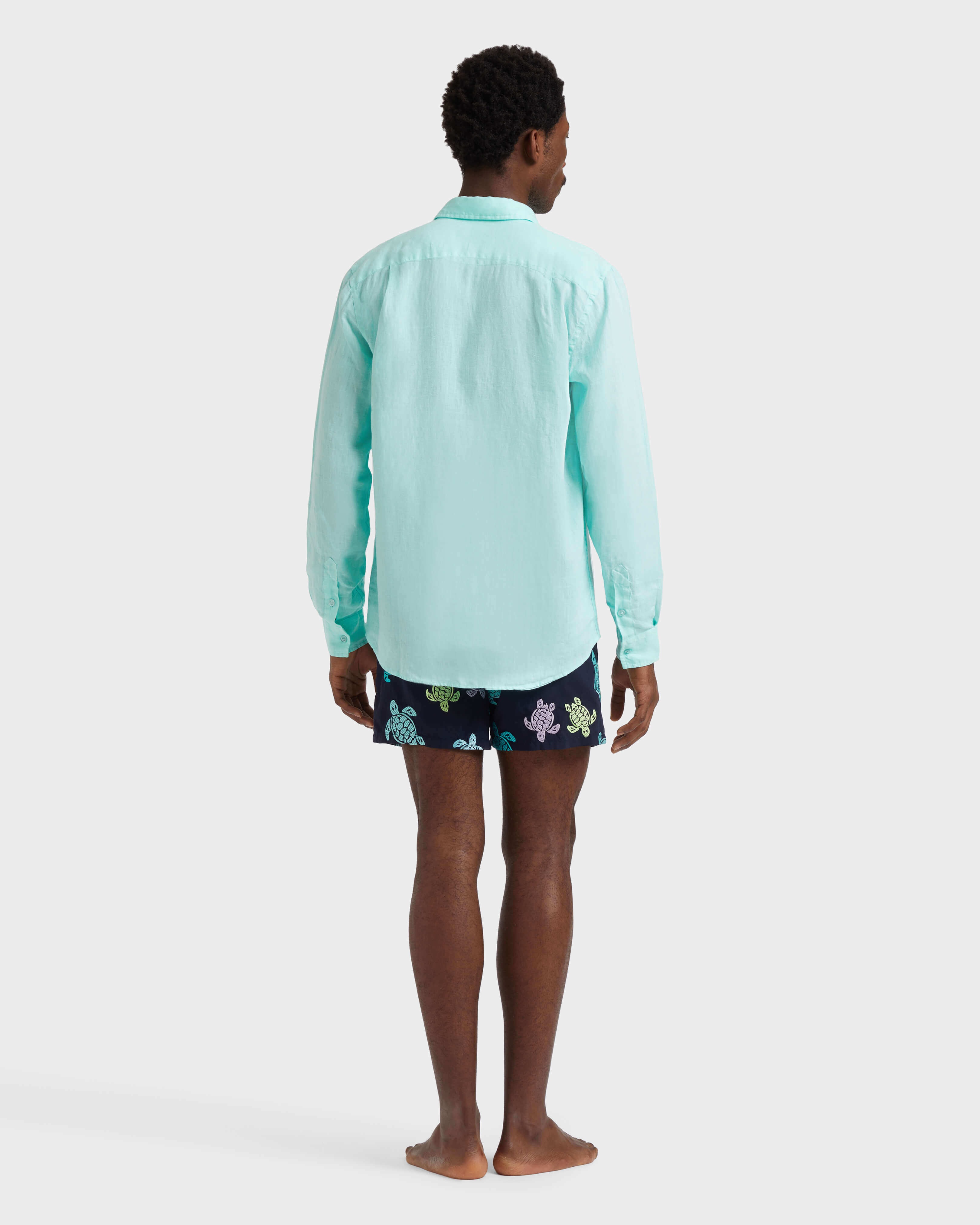 Camisa de lino lisa para hombre CARIBBEAN backworn view