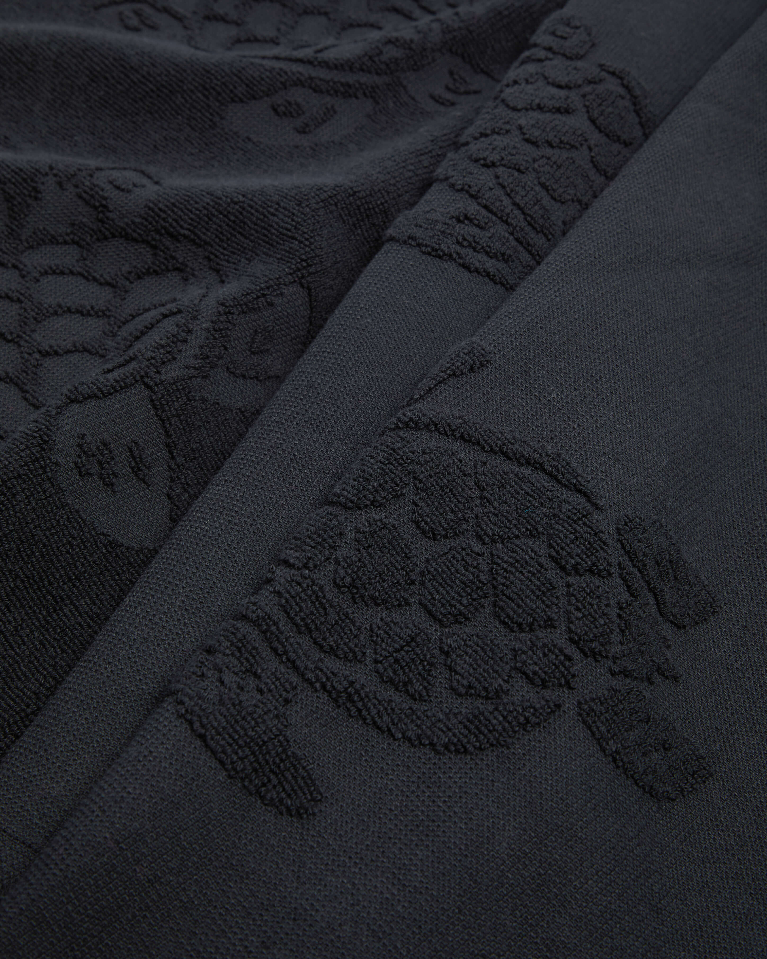 Beach Towel in Organic Cotton Turtles Jacquard BLACK supp5 view