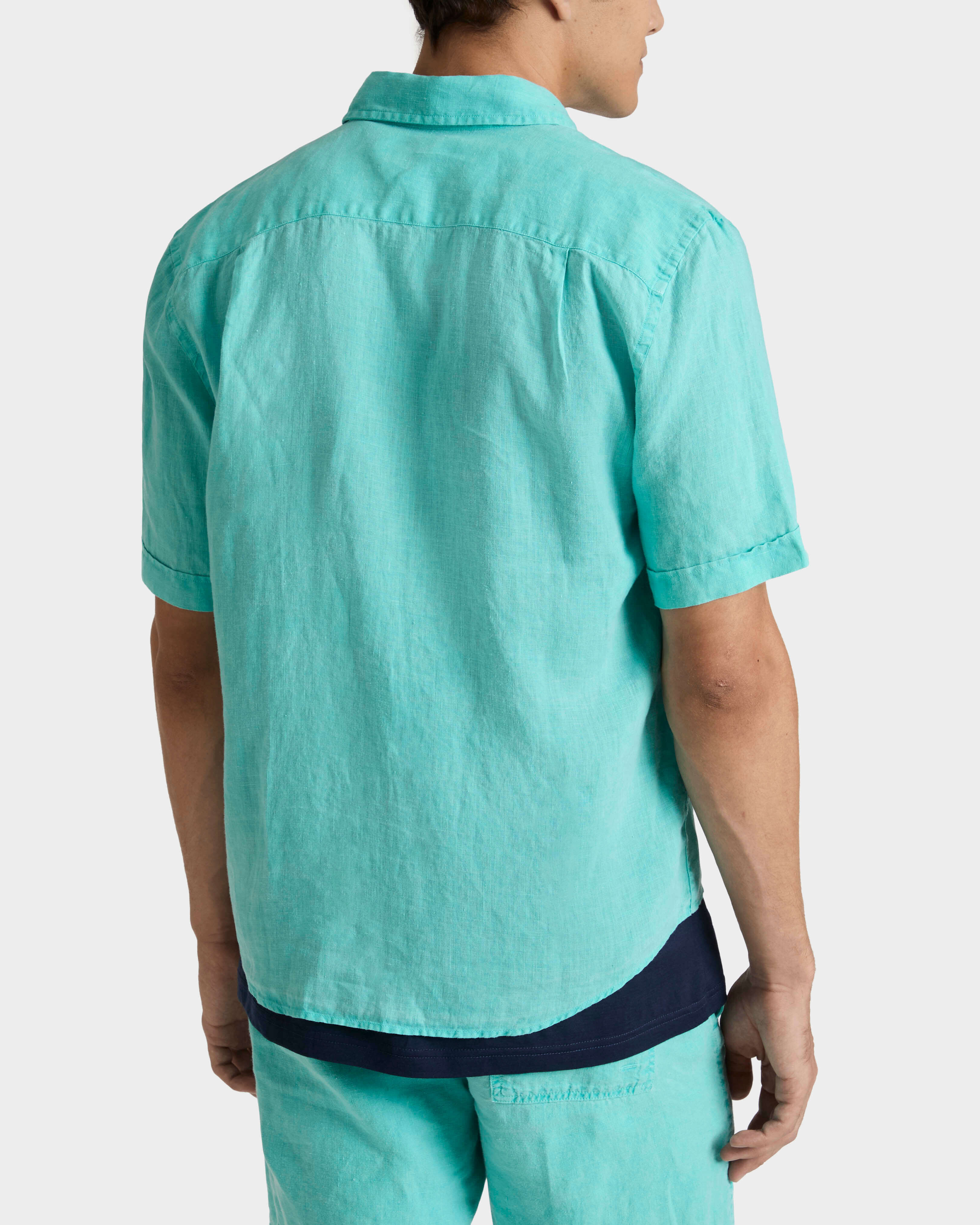 Camisa de bolos de lino con tinte mineral para hombre AVENTURINE backworn view