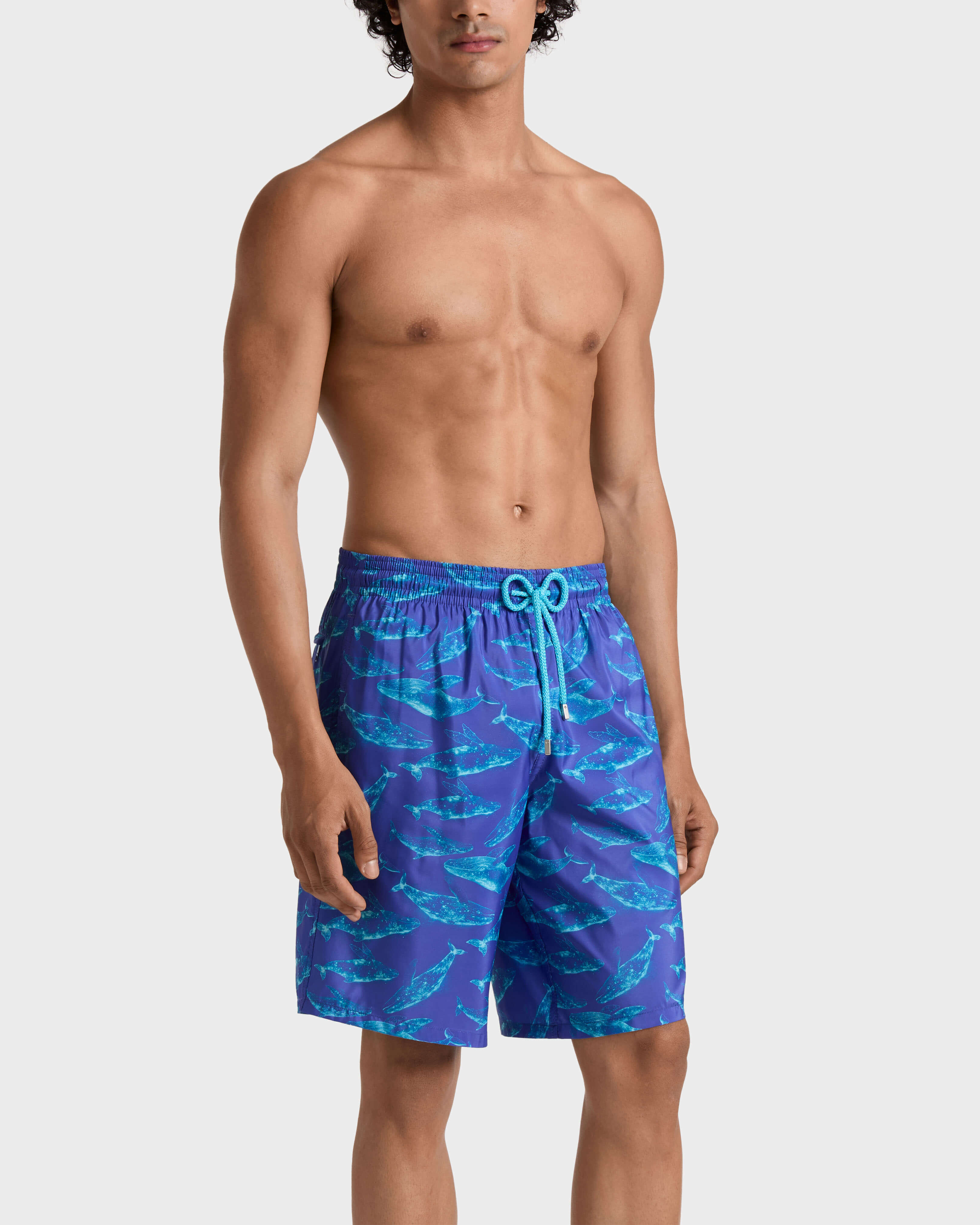 Maillot de bain long ultra-léger et pliable homme Sparkling Whales VERSAILLES frontworn view