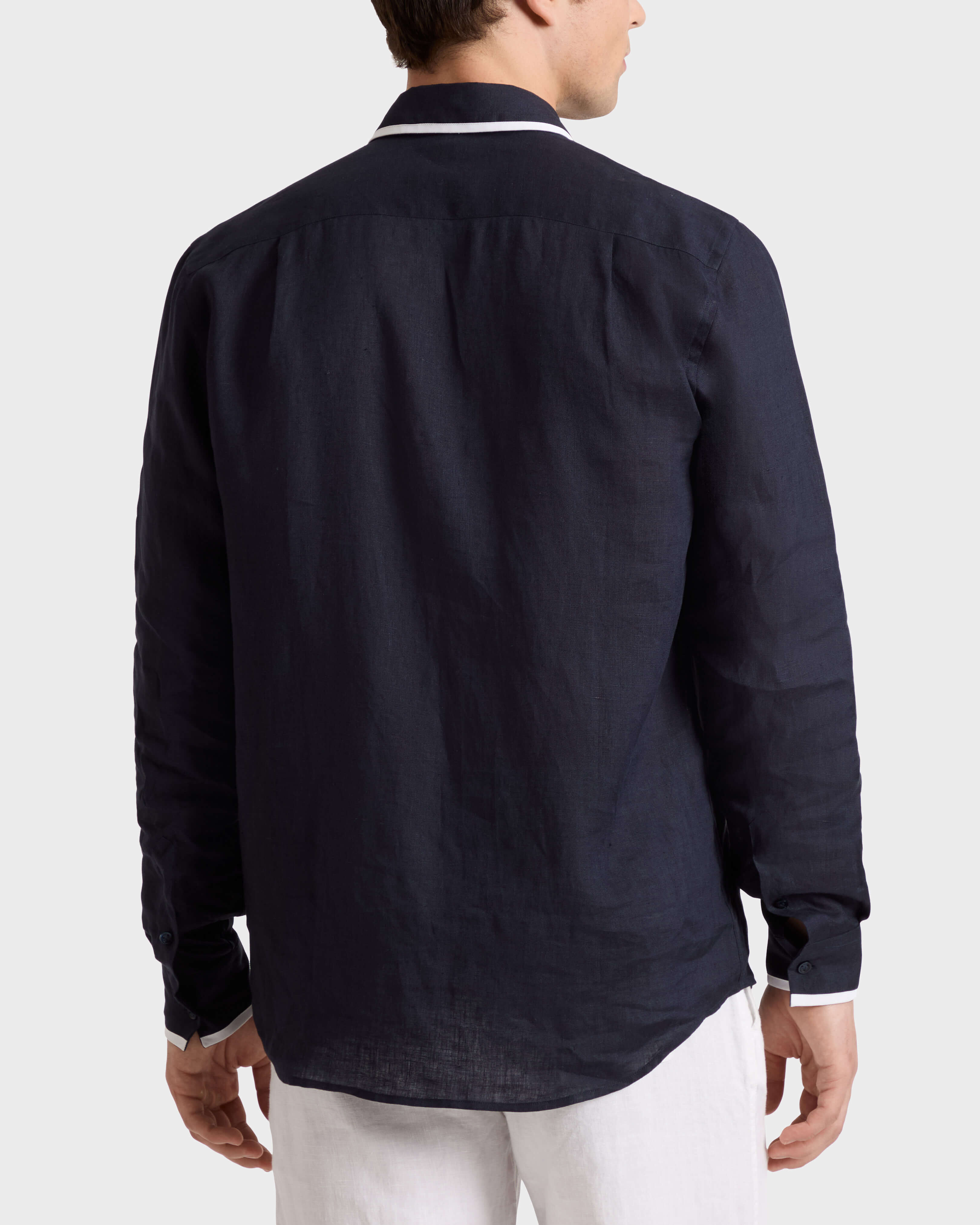 Solid Hemd aus Leinen für Herren MARINEBLAU backworn view
