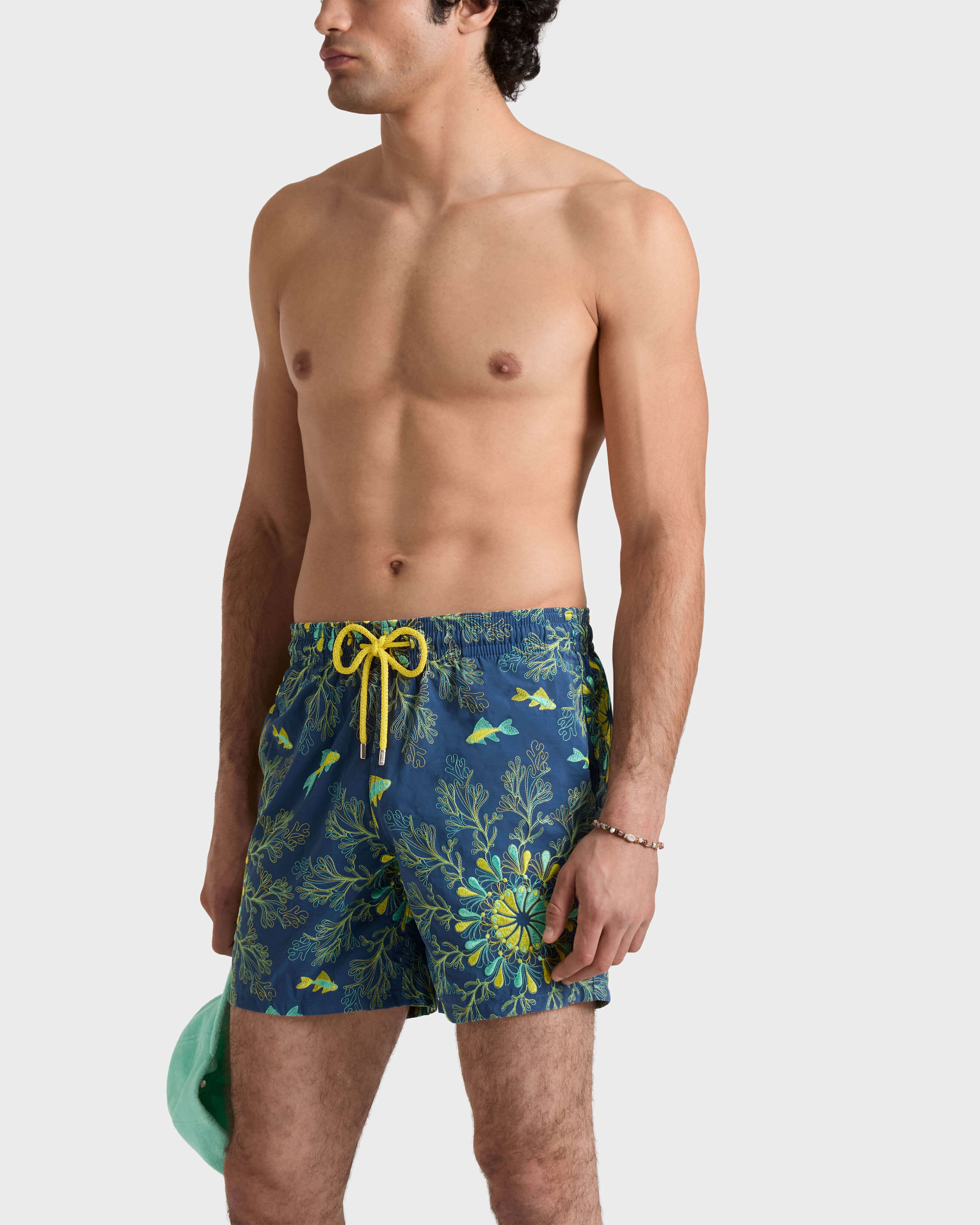 Bañador con bordado Coral Mandala para hombre – Edición limitada EVENING frontworn view