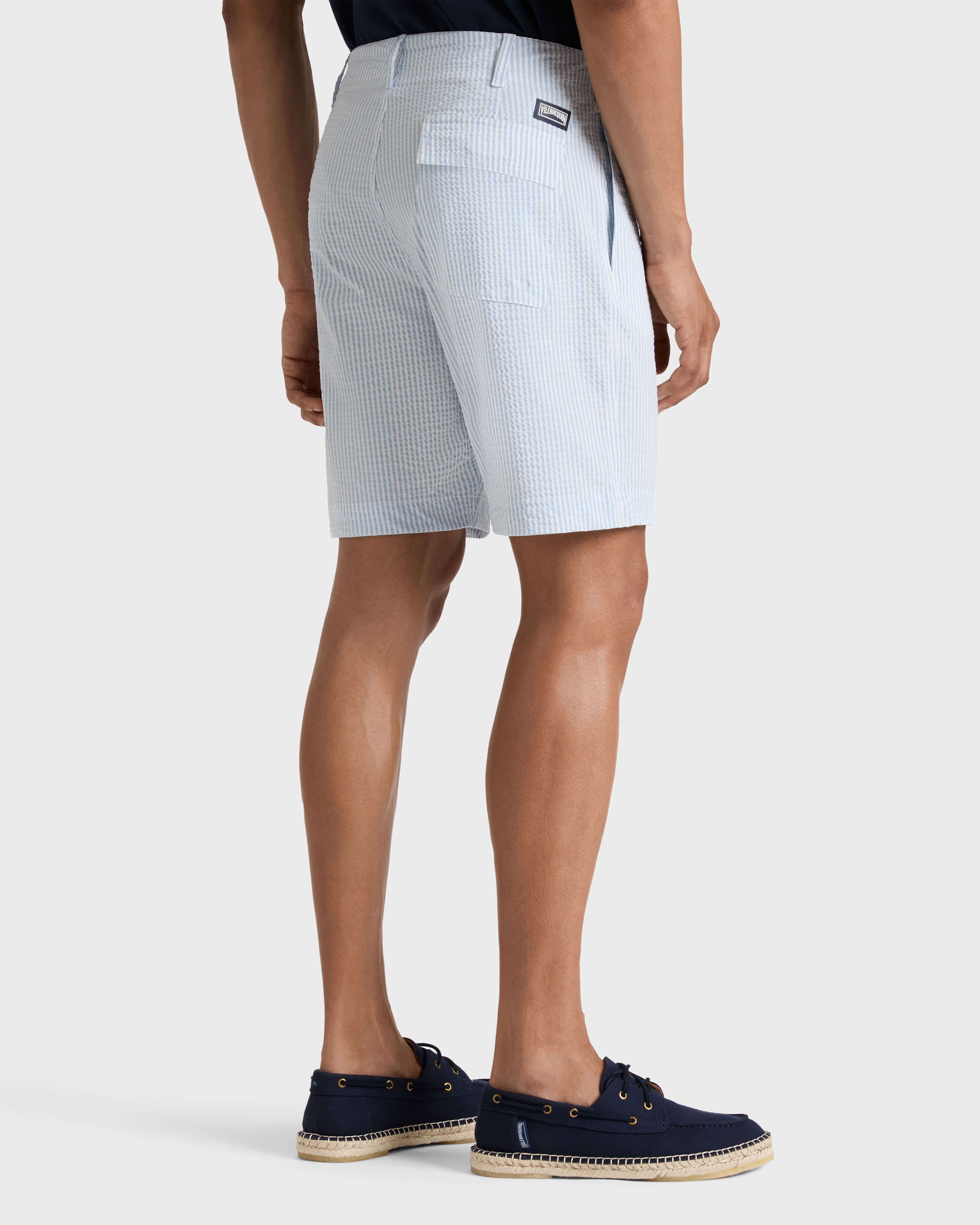 Bermuda uomo in cotone elasticizzato seersucker a righe CLOUDY backworn view