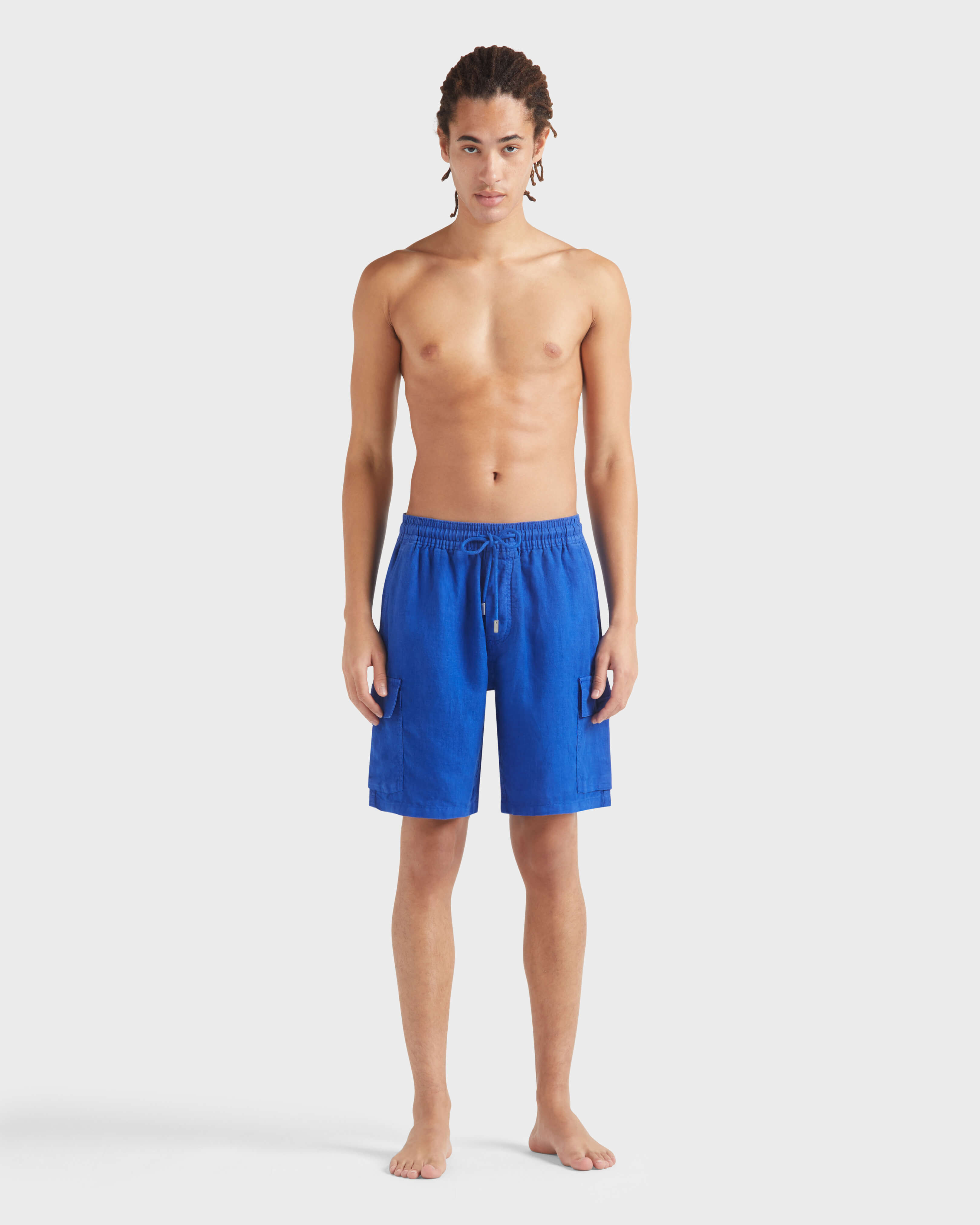 Bermudas de lino para hombre con bolsillos cargo MARRAKECH frontworn view
