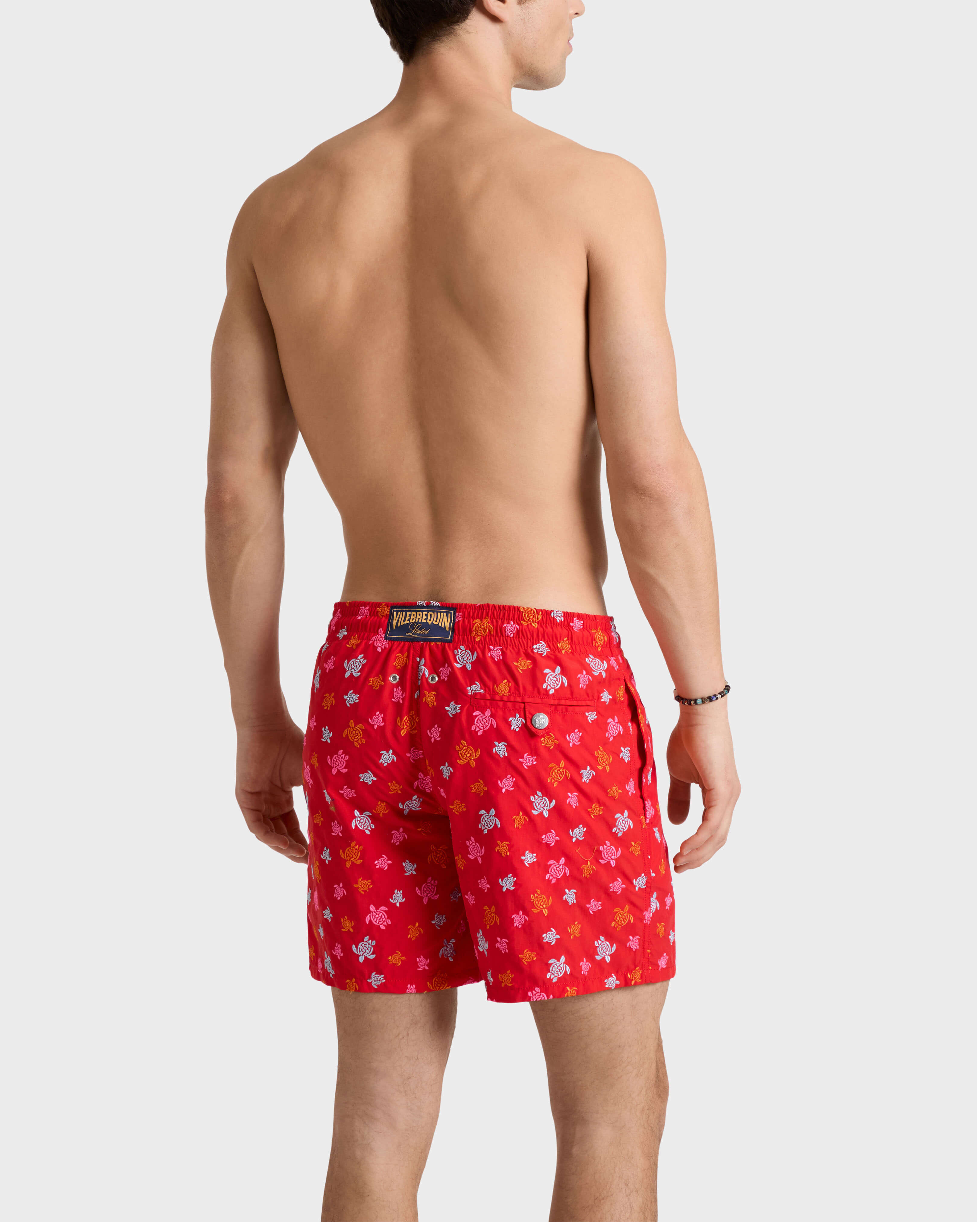 Micro Ronde des Tortues Badeshorts mit Stickerei für Herren – Limitierte Serie MOHNROT backworn view