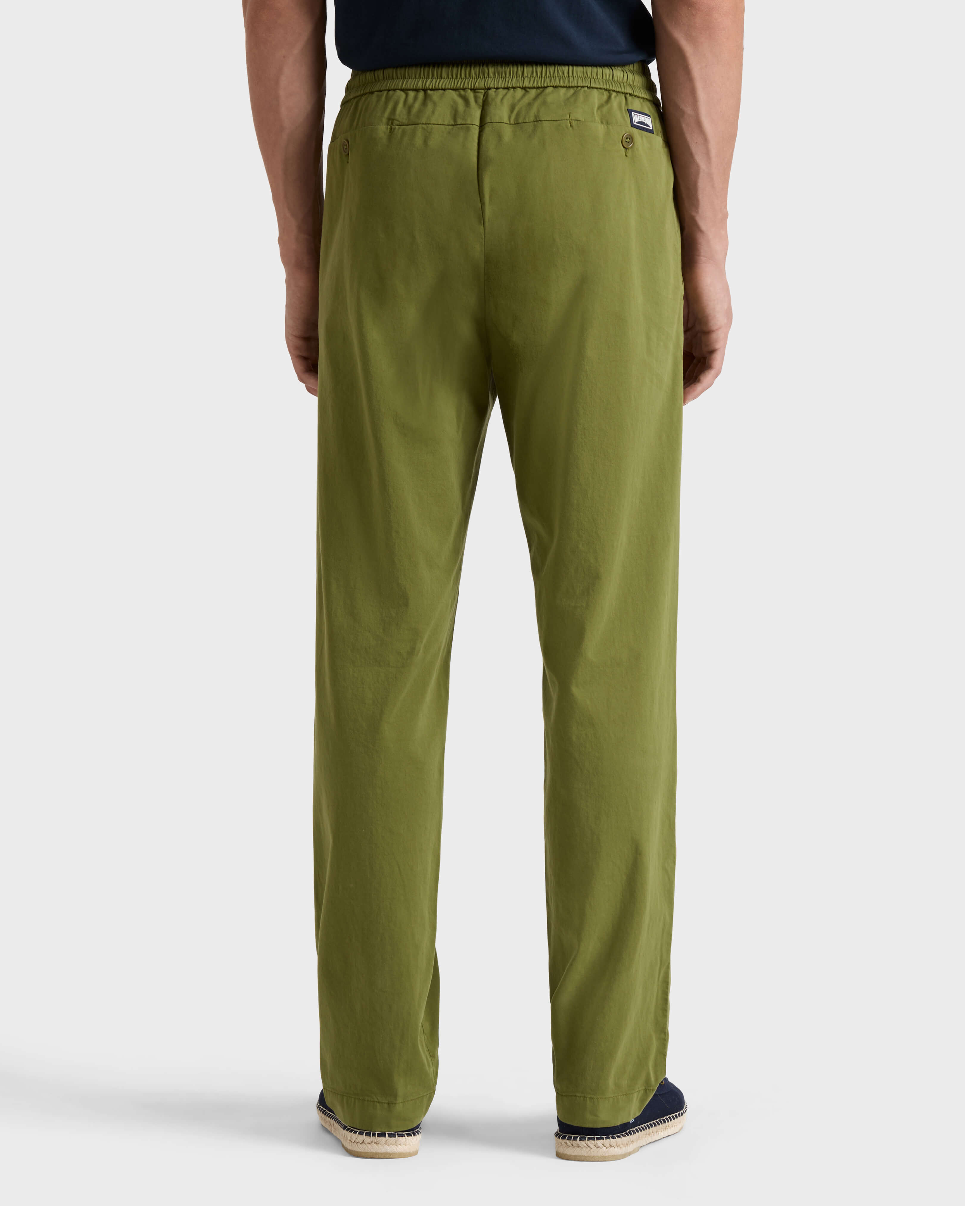 Pantalon en coton satin homme uni KAKI backworn view