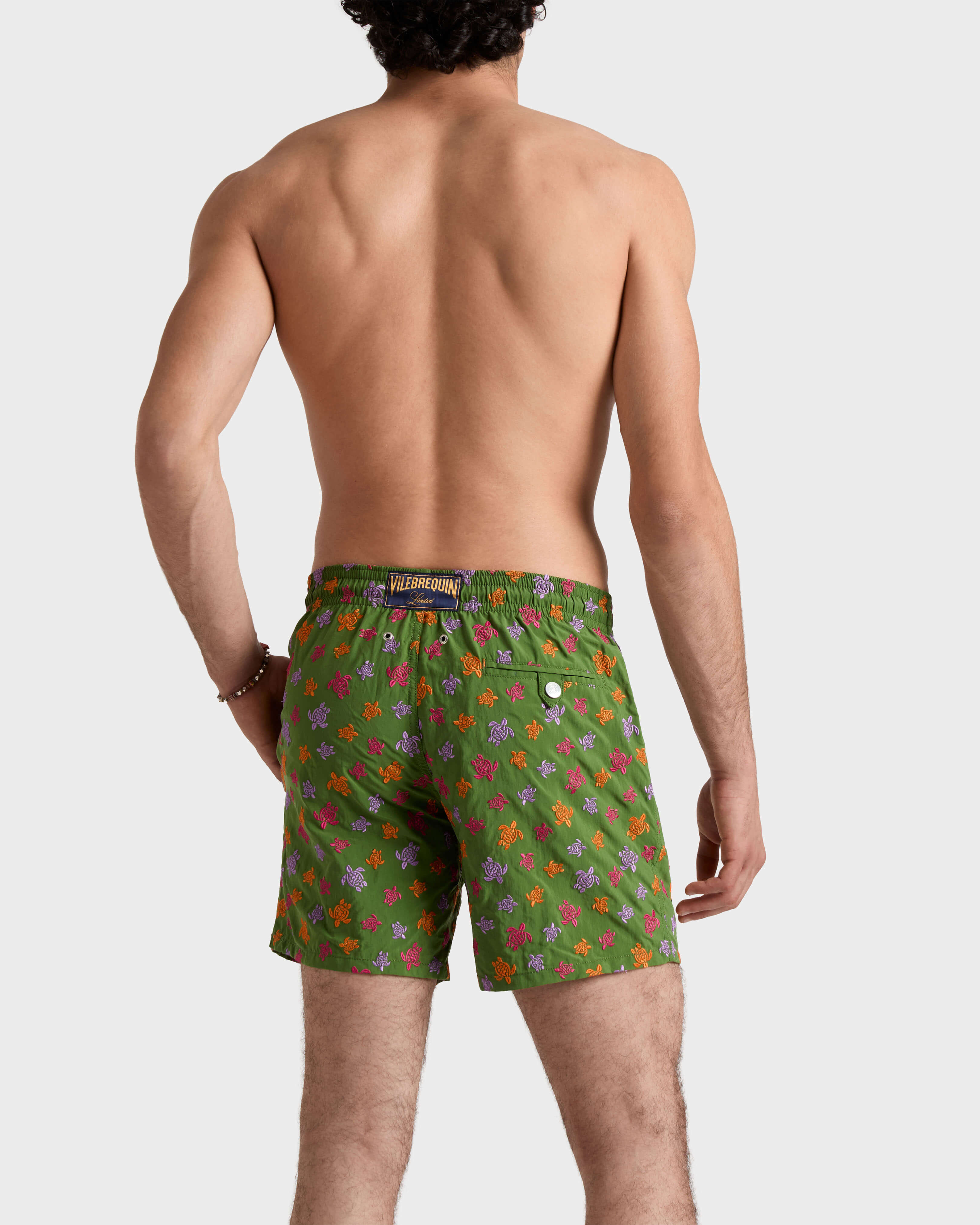 Bañador con bordado Micro Ronde des Tortues para hombre - Edición limitada MILITAIRE backworn view