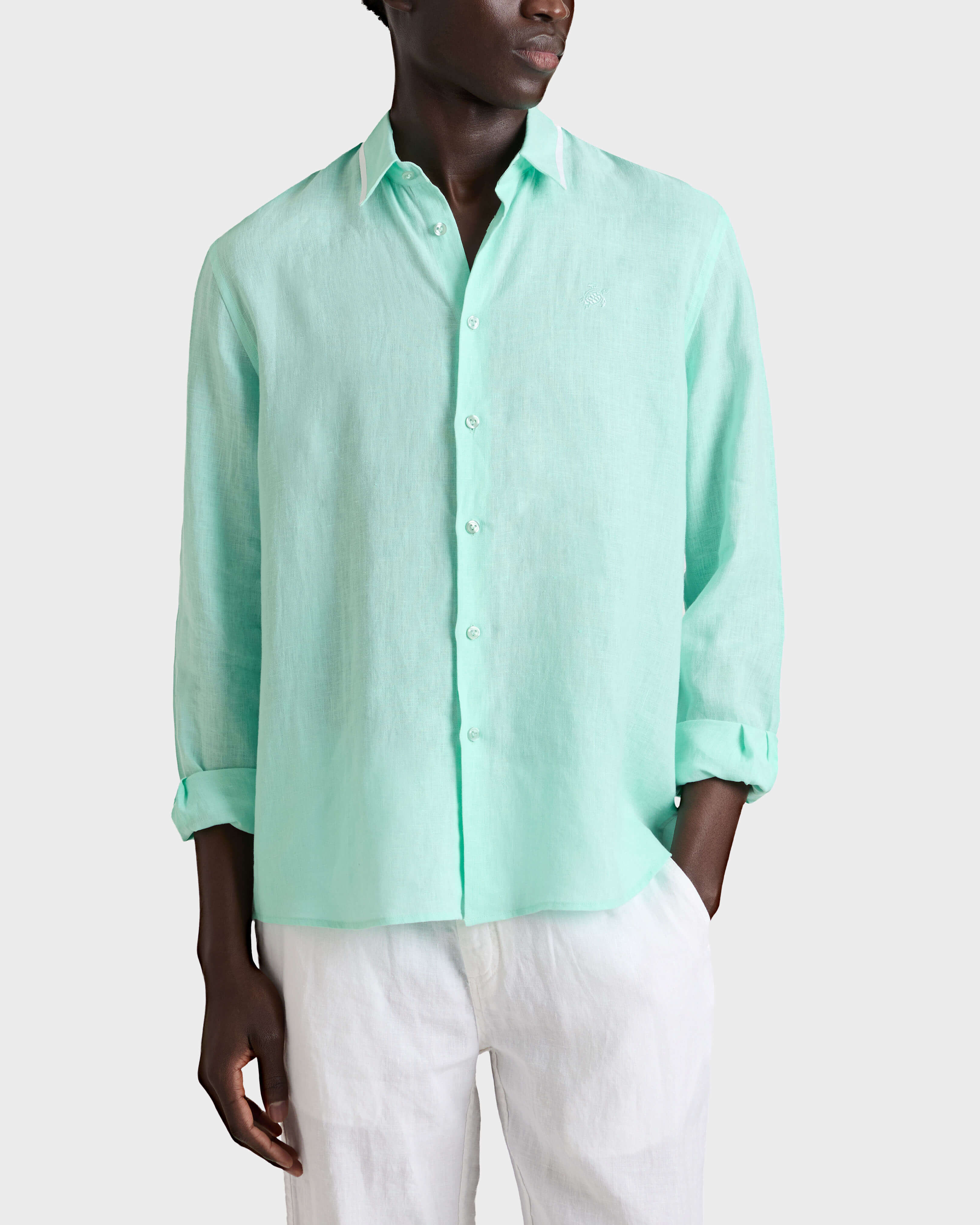 Camisa de lino de color liso para hombre CARIBBEAN frontworn view