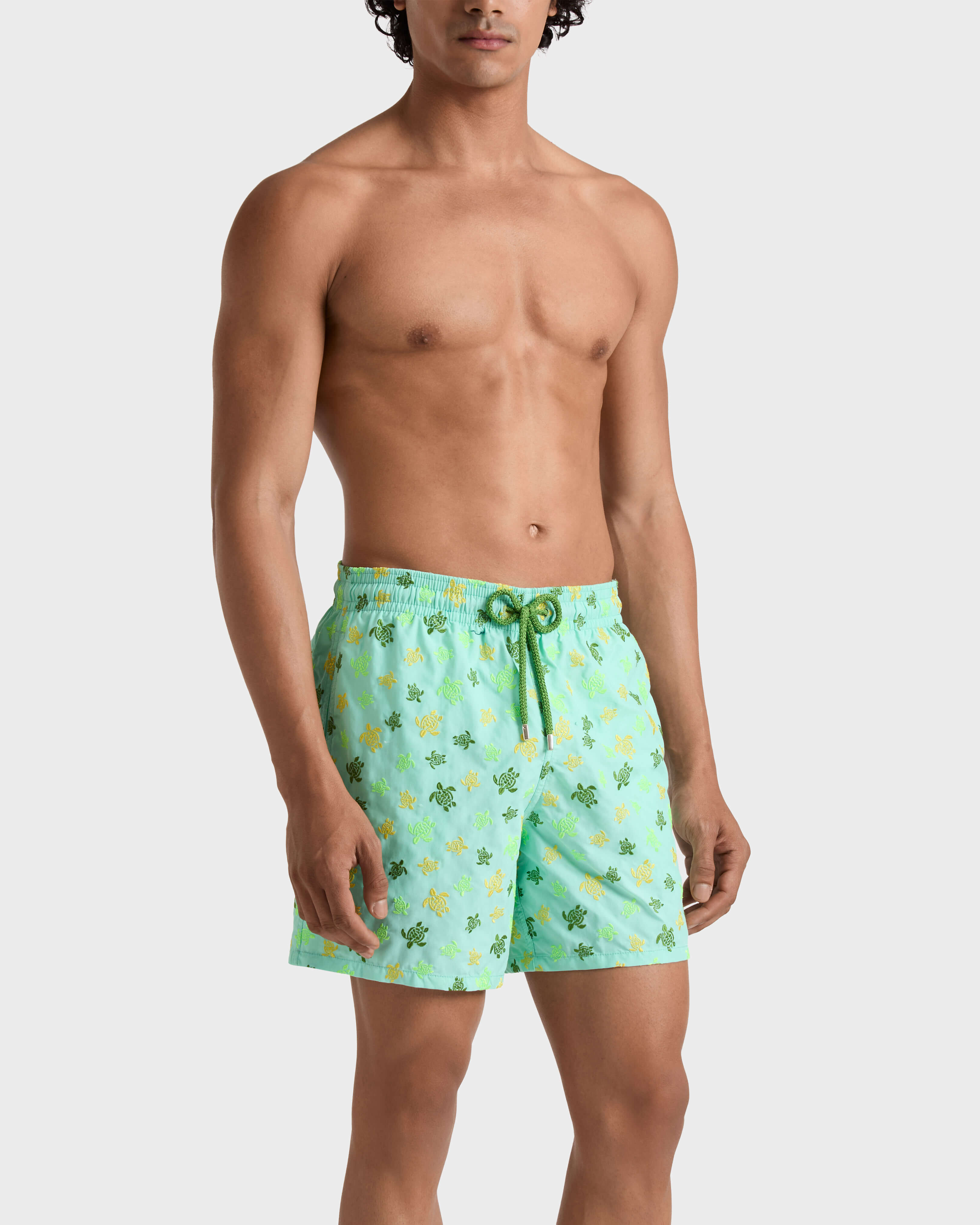 Bañador con bordado Micro Ronde des Tortues para hombre de edición limitada CARIBBEAN frontworn view
