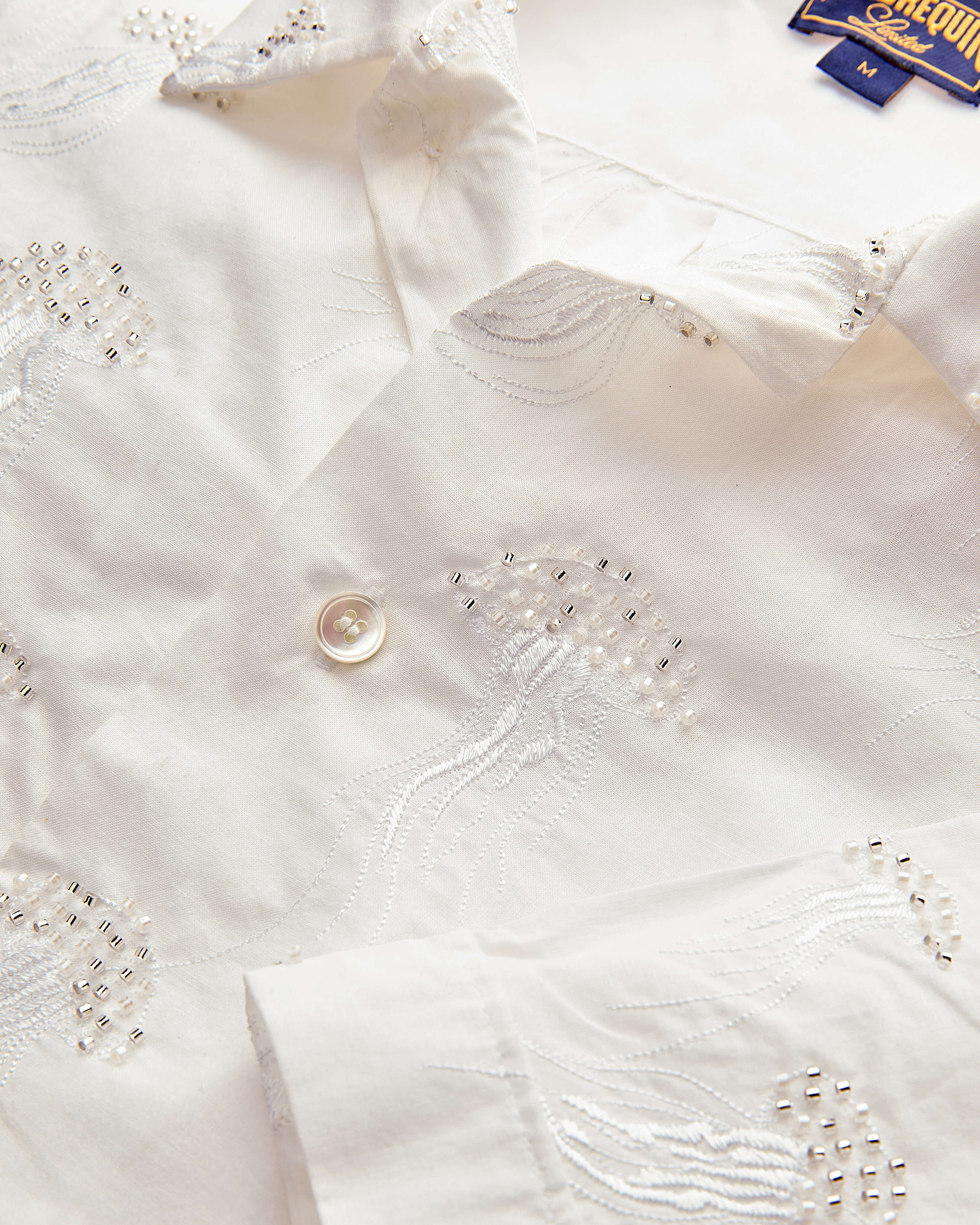 Camisa de manga corta en velo de algodón Medusas bordadas con abalorios hombre - Collection Limited BLANCO look1 view