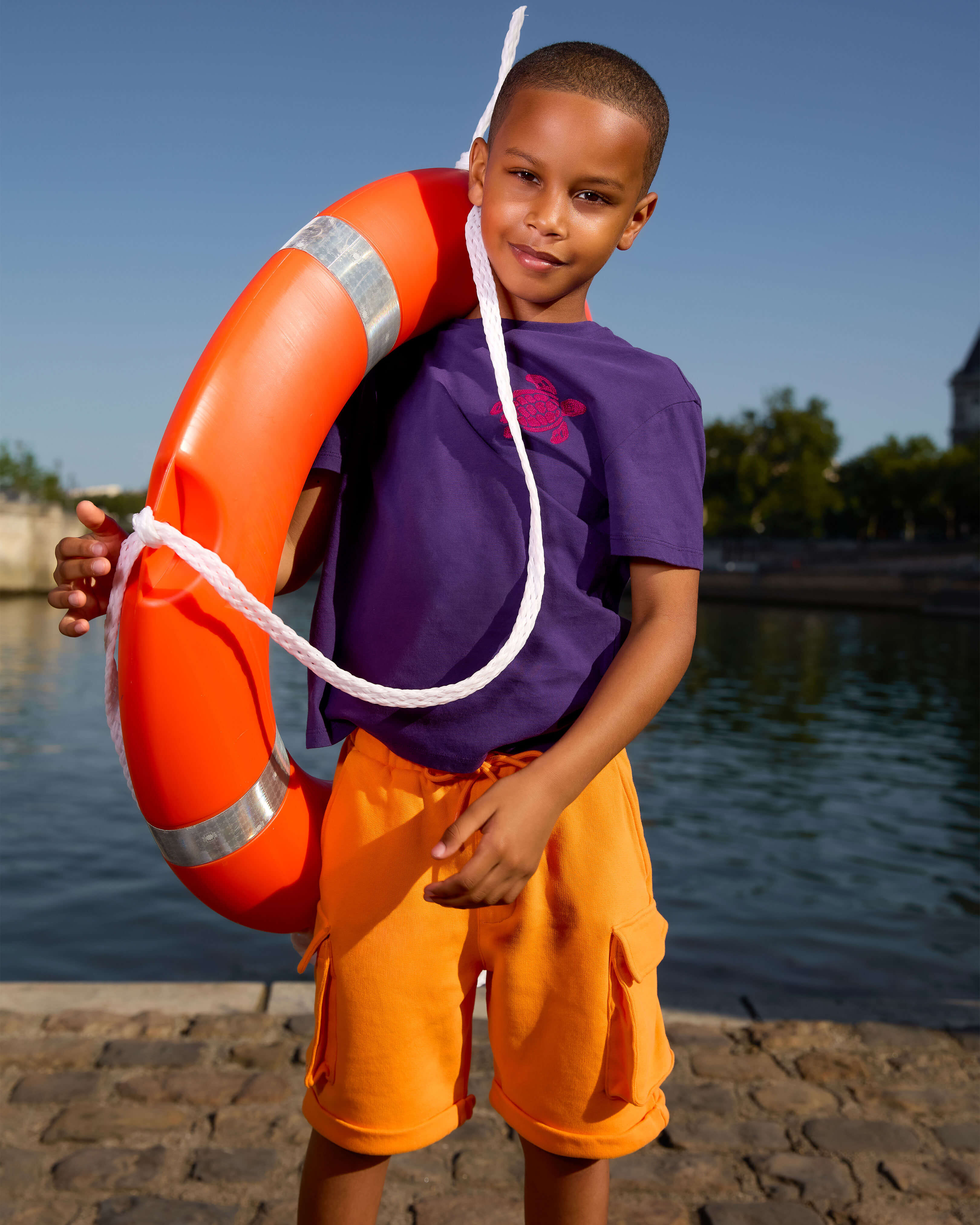 Bermuda cargo bambino in cotone biologico VITAMIN lifestyle view