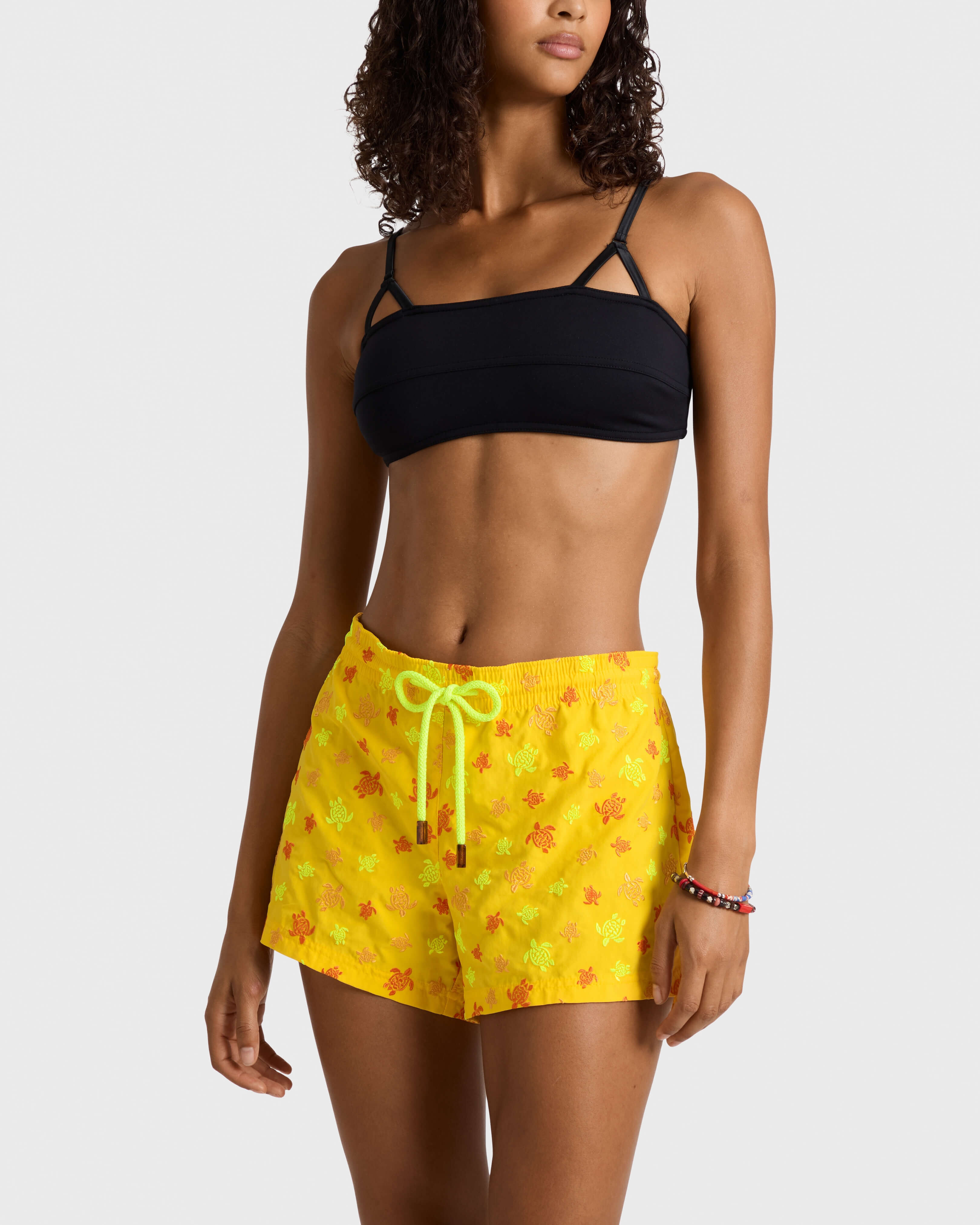 Short de bain brodé femme Micro Ronde des Tortues - Édition Limitée SOLEIL frontworn view