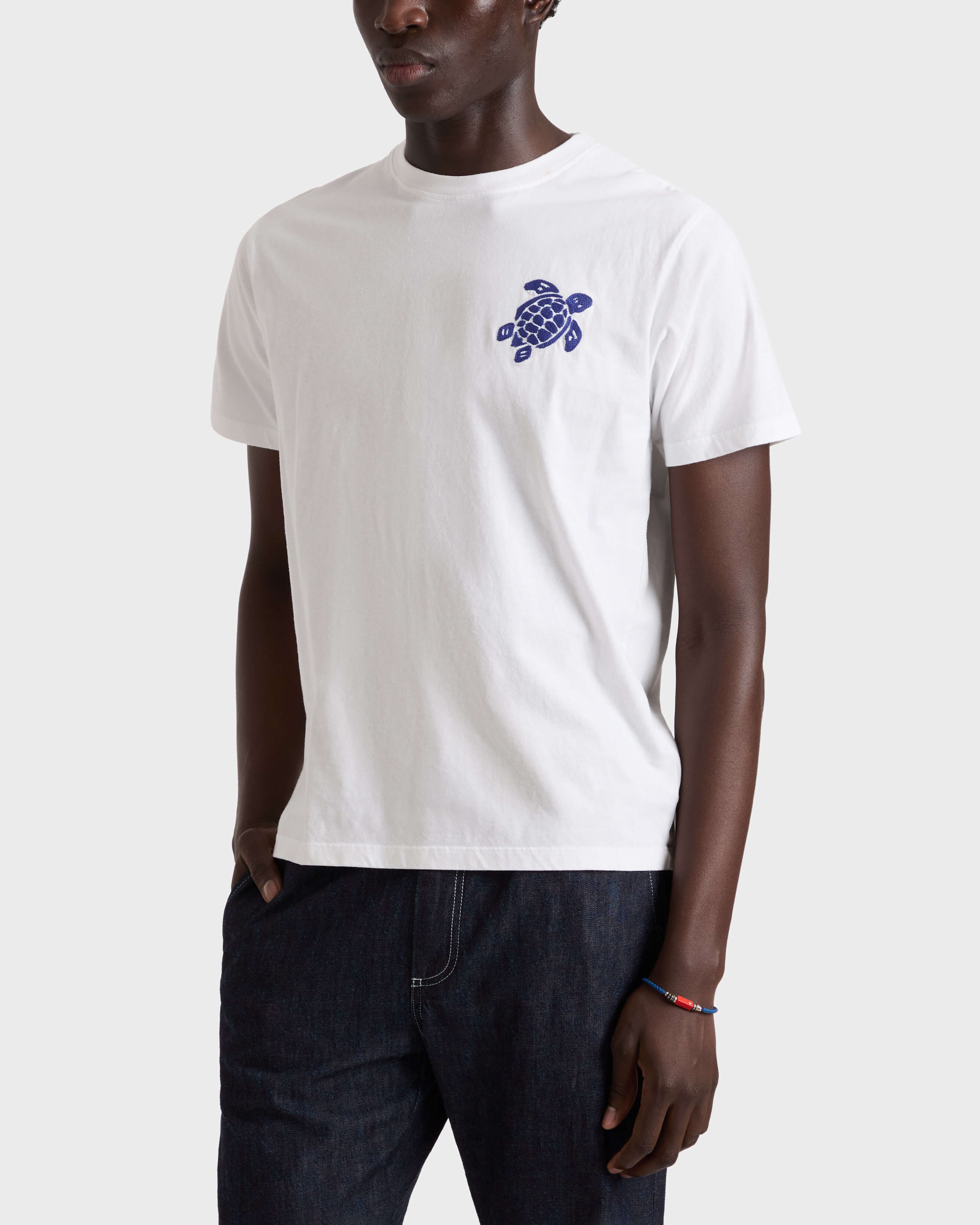 Men Organic Cotton T-shirt Big Turtle Embroidery VERSAILLES frontworn view