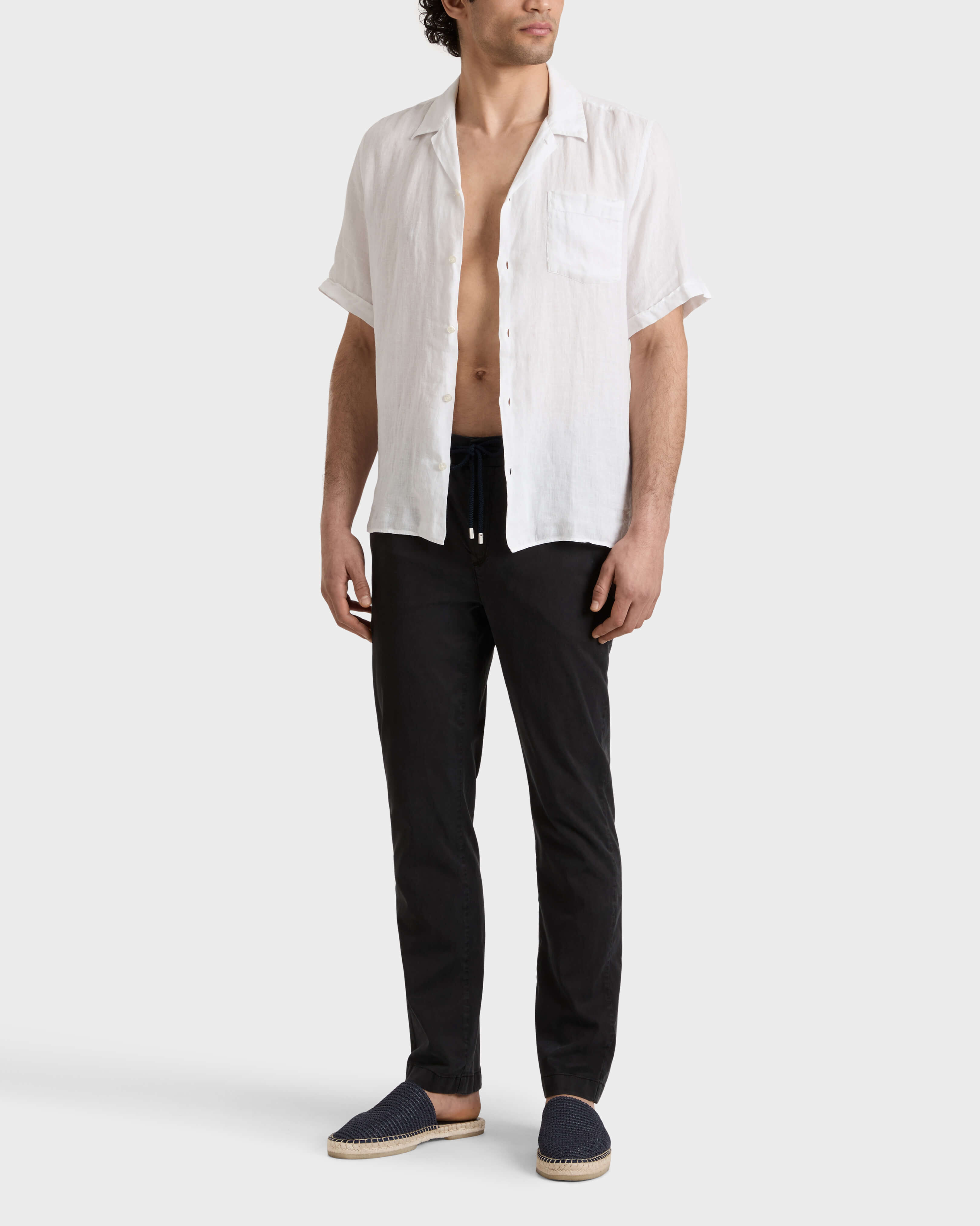 Solid weite Leinenhose für Herren SCHWARZ frontworn view